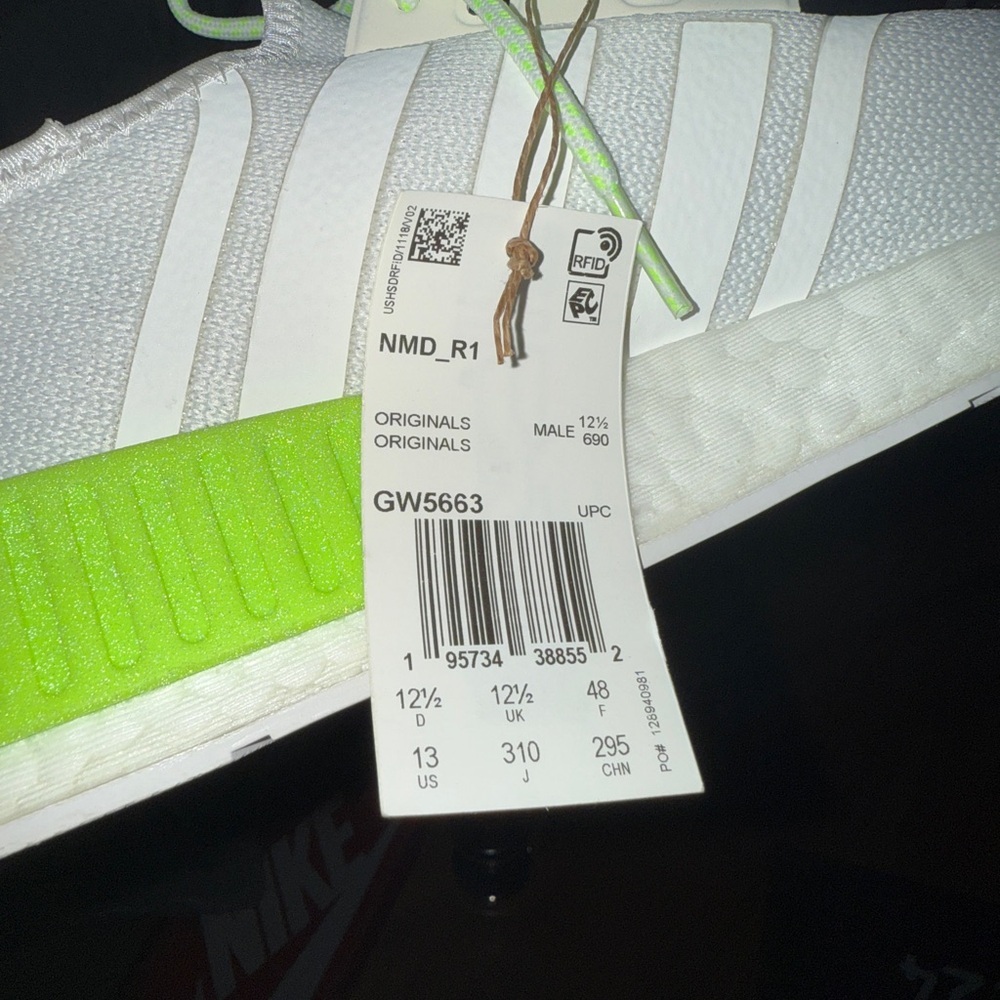 Adidas NMD R1 - Picture 4 of 4
